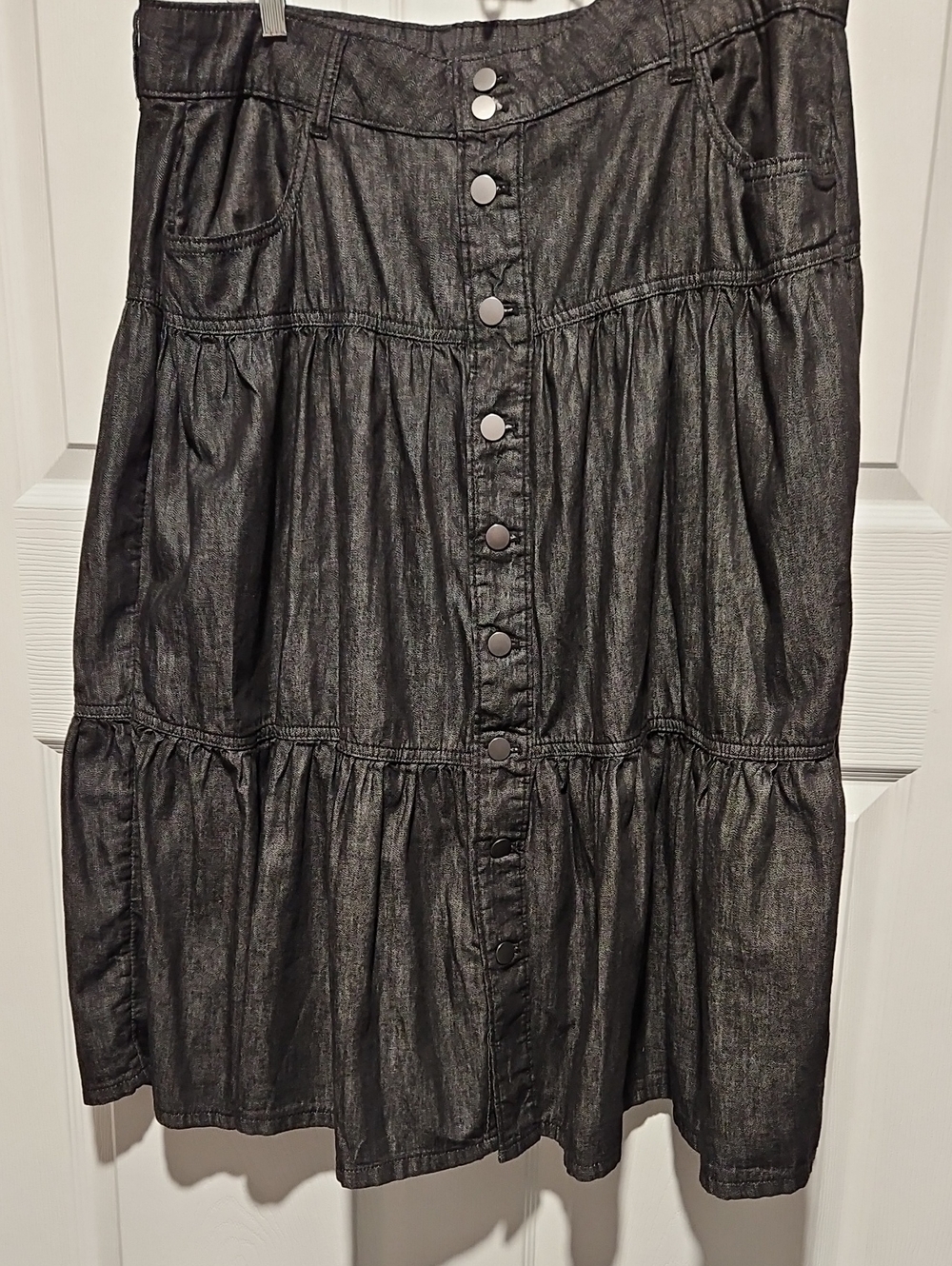 Time and Tru Black Denim Tiered Button-Front Midi Skirt Size 18